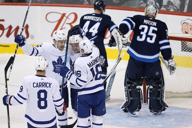 Marleau impresses in Maple Leafs debut, leads Toronto in 7-2 rout of Jets | iNFOnews.ca