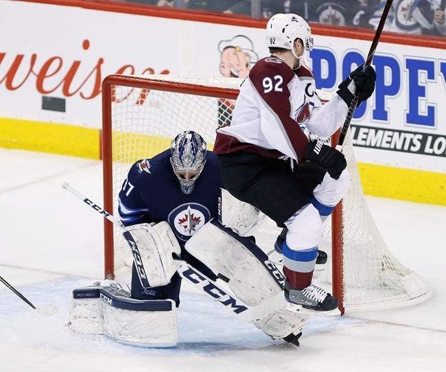 Connor Hellebuyck makes 25 saves, Winnipeg blanks Colorado 3-0 | iNFOnews.ca