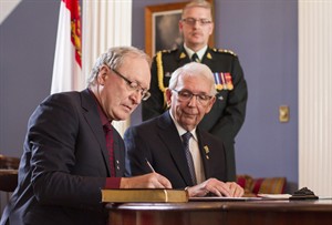 Wade MacLauchlan takes over as P.E.I. premier, replacing Robert Ghiz | iNFOnews.ca CP32014606