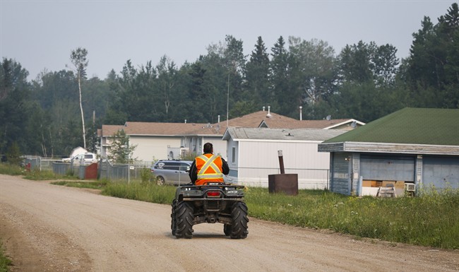 Saskatchewan fire evacuees told to hang tight, be critical of social media | iNFOnews.ca CP33835670