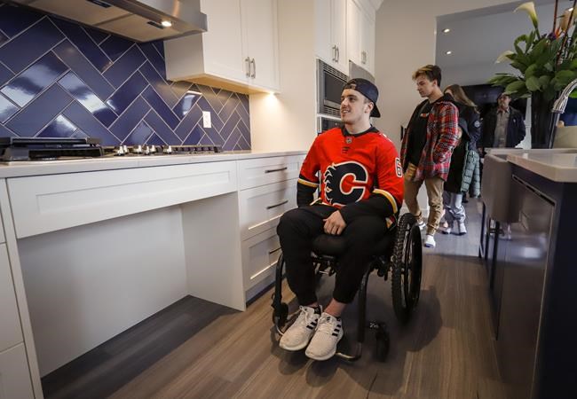 Injured Humboldt Broncos player returns home for first time since accident | iNFOnews.ca Injured Humboldt Broncos player returns home for first time since accident | iNFOnews.ca