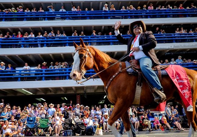 Calgary mayor speaks of economic optimism as Stampede parade kicks off | iNFOnews.ca