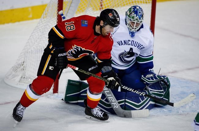Austin Czarnik's hat trick leads Calgary to 5-2 win over Vancouver | iNFOnews.ca