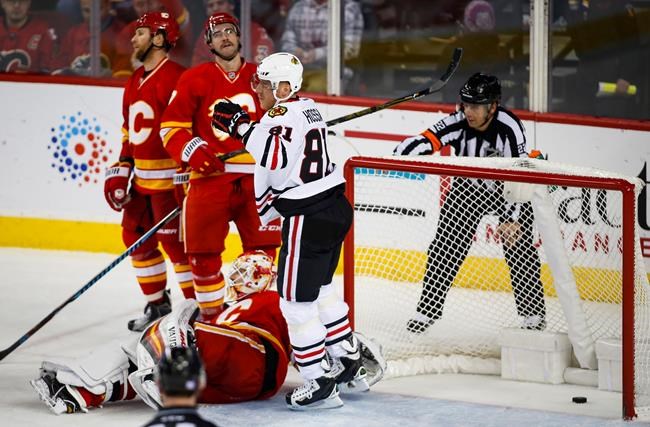 Marian Hossa's veteran play gets Blackhawks a 3-2 win over Flames | iNFOnews.ca