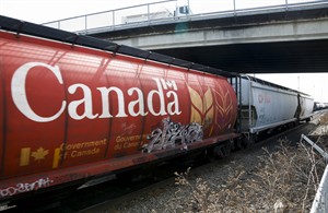 Canadian Pacific CEO wants more Canada-U.S. consistency on rail rules | iNFOnews.ca CP28208001