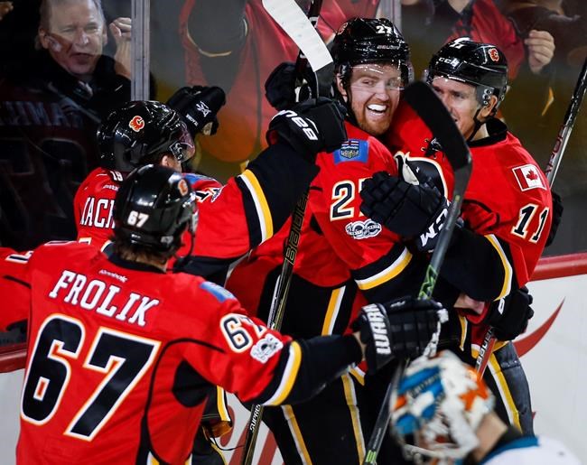 Dougie Hamilton goal late in the third lifts Flames over Sharks 3-2 | iNFOnews.ca