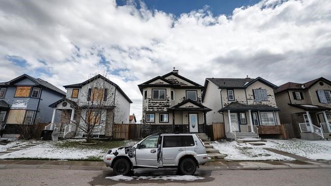 'Damage is extraordinary:' Calgary mayor wants government help after hailstorm | iNFOnews.ca 'Damage is extraordinary:' Calgary mayor wants government help after hailstorm | iNFOnews.ca