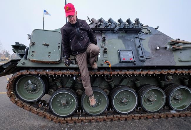 'Misfits all getting together:' Veterans with PTSD bond over military vehicles | iNFOnews.ca