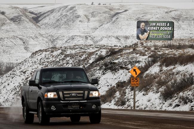 Billboard pleas: Alberta man hopes sign will find him a kidney donor | iNFOnews.ca