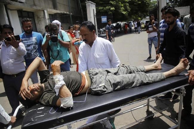 Bus crashes into gorge in India's Kashmir, killing 35 | iNFOnews.ca CP453999769