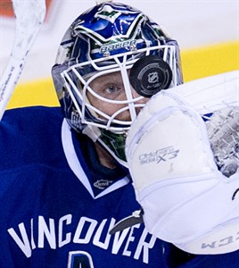 Canucks win fifth straight by defeating Blue Jackets 1-0 in a shootout | iNFOnews.ca Canucks win fifth straight by defeating Blue Jackets 1-0 in a shootout | iNFOnews.ca