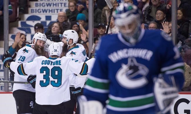 Patrick Marleau scores 500th career goal as Sharks down Canucks 4-1 | iNFOnews.ca