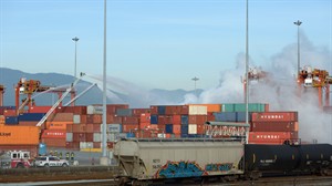Chemical fire at Vancouver's port prompts evacuation, health warnings | iNFOnews.ca CP32150015