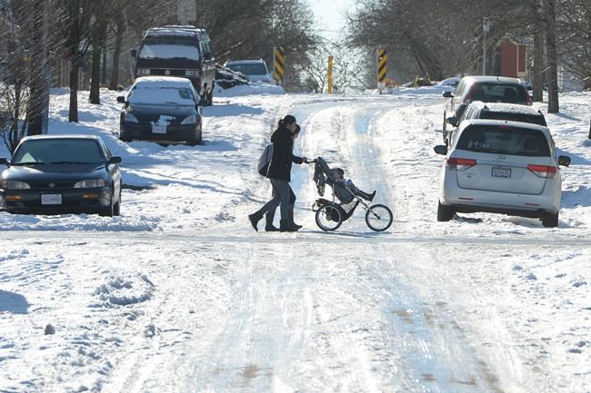 Uncommonly cold winter has Vancouver fire halls offering residents free salt | iNFOnews.ca Uncommonly cold winter has Vancouver fire halls offering residents free salt | iNFOnews.ca