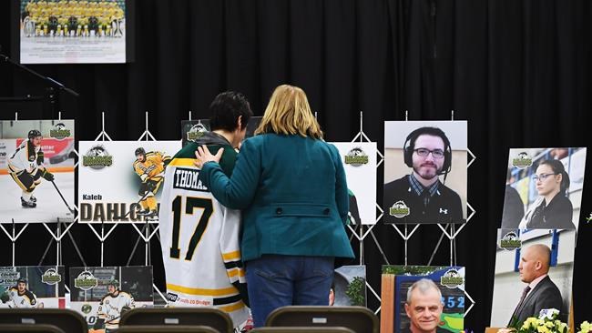 'Valley of darkness:' Broncos' pastor recalls screams of dying after bus crash | iNFOnews.ca 'Valley of darkness:' Broncos' pastor recalls screams of dying after bus crash | iNFOnews.ca