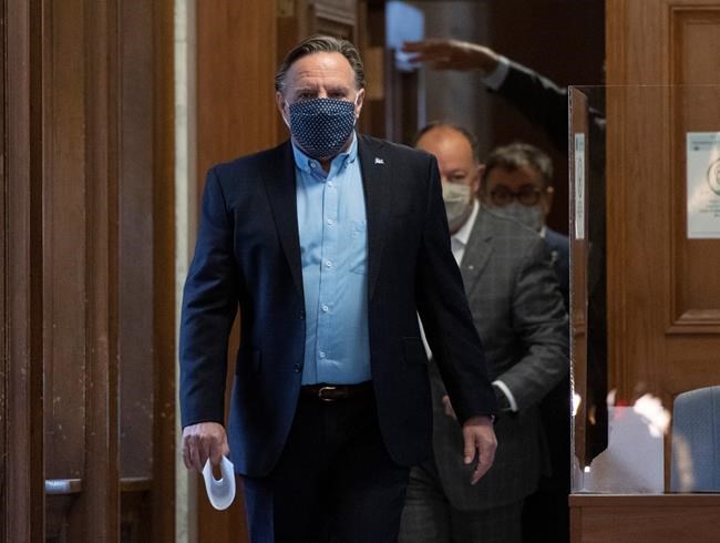 Quebecers who don't follow COVID-19 mask guidelines to face fines as of Saturday | iNFOnews.ca