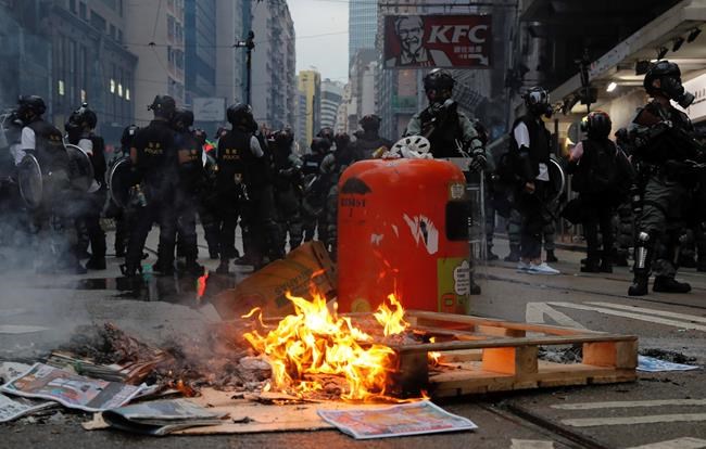 Protests, clashes as bid to block Hong Kong mask ban fails | iNFOnews.ca Protests, clashes as bid to block Hong Kong mask ban fails | iNFOnews.ca