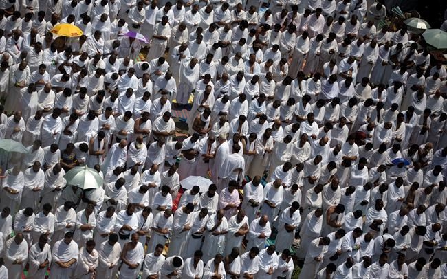 Muslims around world celebrate Eid as hajj enters final days | iNFOnews.ca CP1126472281