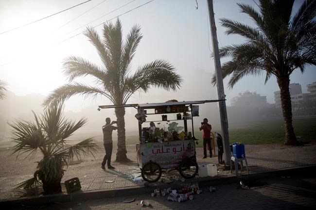 Israel exchanges intense fire with Hamas militants in Gaza | iNFOnews.ca CP1890721768