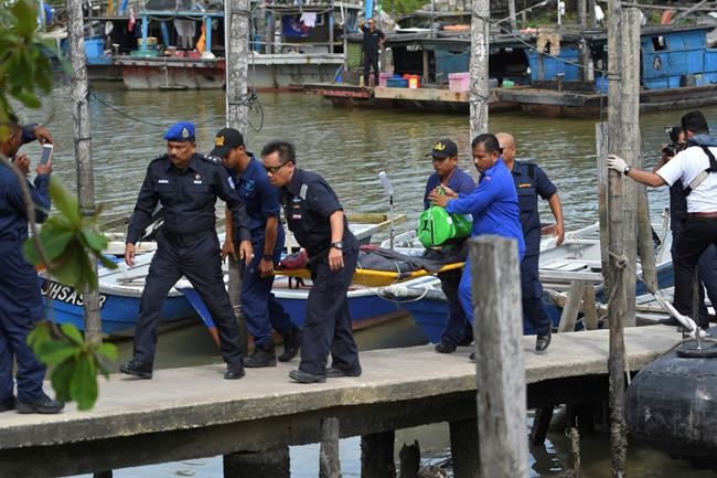 2 Chinese rescued more than 50 hours after dredger capsized | iNFOnews.ca