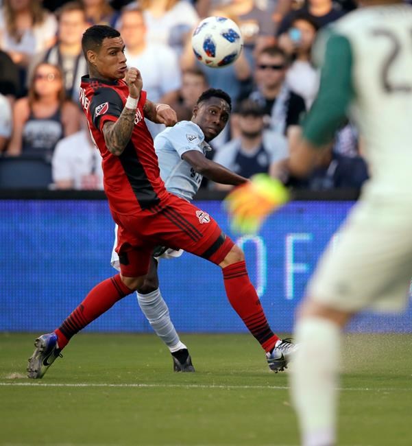 Toronto FC snaps 3-game skid in 2-2 draw at Sporting KC | iNFOnews.ca