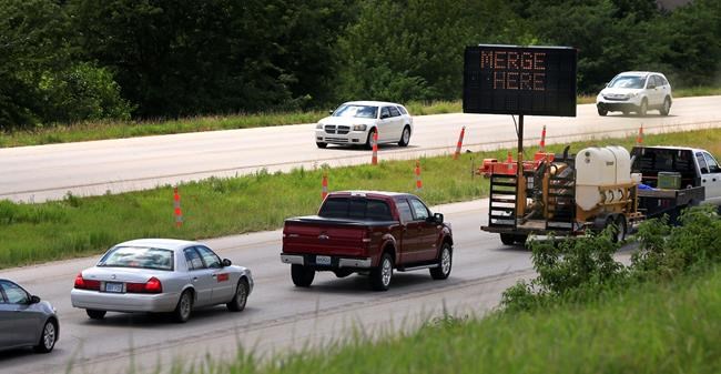Missouri, Kansas join other states pushing 'zipper merge' | iNFOnews.ca Missouri, Kansas join other states pushing 'zipper merge' | iNFOnews.ca