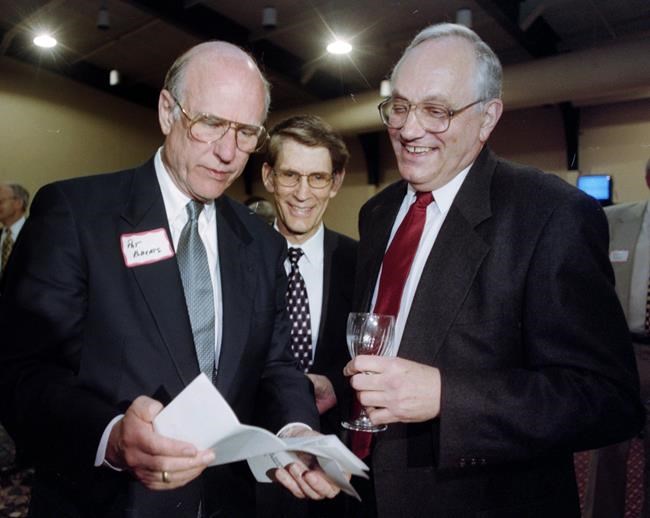 Lew Ferguson, esteemed AP Kansas political reporter, dies | iNFOnews.ca