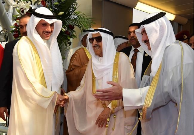 Kuwait's ruler, 90, returns home after US hospital visits | iNFOnews.ca