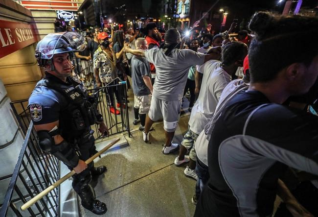 Mother of Louisville police shooting victim calls for peace | iNFOnews.ca