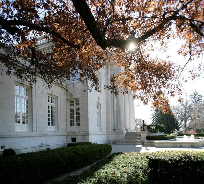 Kentucky Governor's Mansion to get fence after protest | iNFOnews.ca