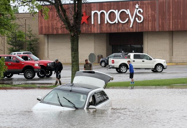 At least 10 hurt as storms move into Ohio River Valley | iNFOnews.ca CP1126422020