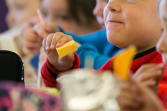 As with adults, no easy way to address weight with children | iNFOnews.ca
