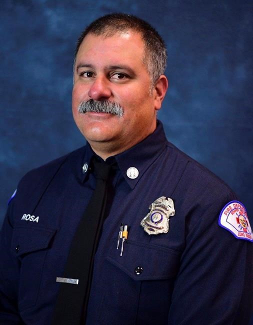 Man charged with killing Calif. firefighter dies in custody | iNFOnews.ca