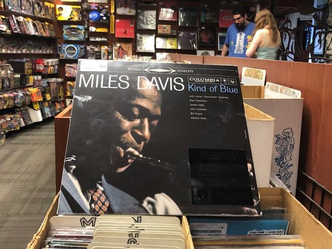 Jimmy Cobb, 'Kind of Blue' drummer for Miles Davis, dies | iNFOnews.ca