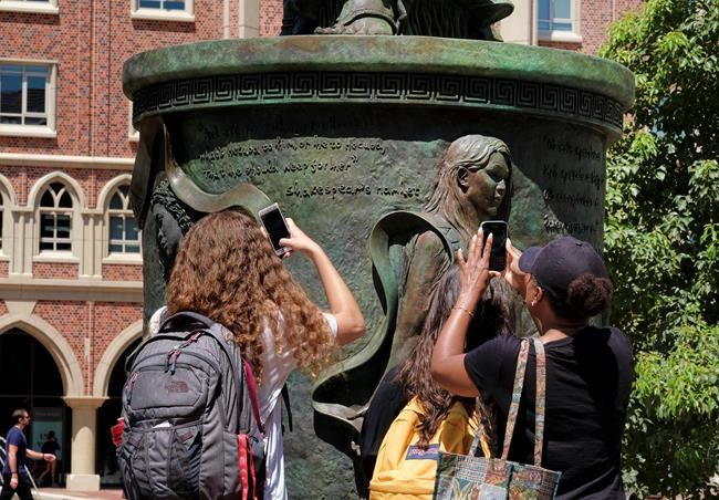 To E or not to E - USC didn't in spelling Shakespeare's name | iNFOnews.ca CP198534019