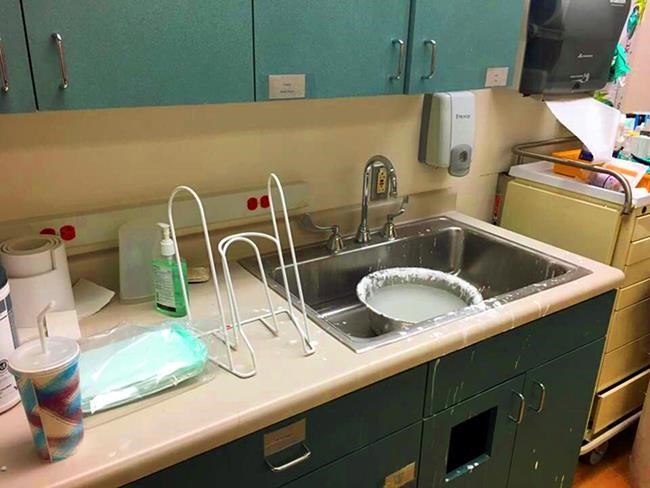 VA hospital investigating after tweets of 'unsanitary' room | iNFOnews.ca VA hospital investigating after tweets of 'unsanitary' room | iNFOnews.ca
