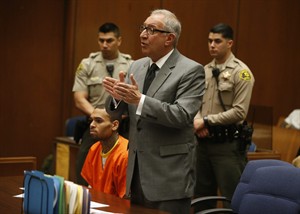 Judge orders Brown to remain in Los Angeles jail; cites comments about gun, knives | iNFOnews.ca CP27627410