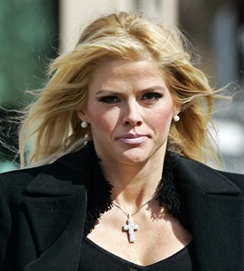 Years after her death, Anna Nicole Smith loses final bid to get millions from husband's estate | iNFOnews.ca