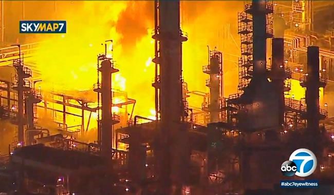 Cause of Los Angeles-area refinery fire under investigation | iNFOnews.ca Cause of Los Angeles-area refinery fire under investigation | iNFOnews.ca