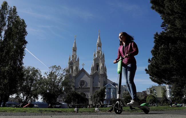 California scraps helmet mandate for motorized scooters | iNFOnews.ca