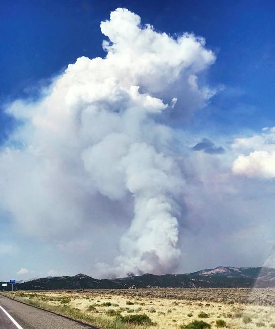Wildfires force evacuations in heat-stricken Colorado | iNFOnews.ca