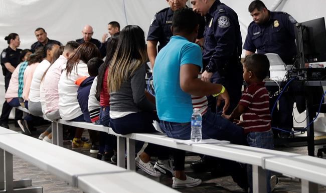 US starts sending asylum seekers across Arizona border | iNFOnews.ca