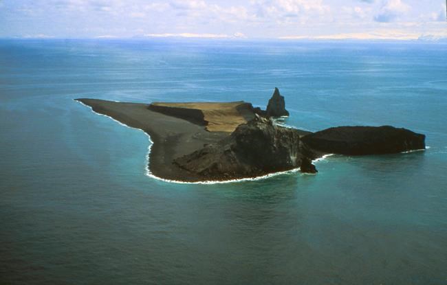 Alaska's busy volcano: Seawater, magma figure in eruptions | iNFOnews.ca