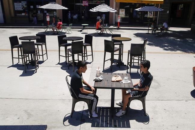 The Latest: U of Colorado shifting students for virus cases | iNFOnews.ca
