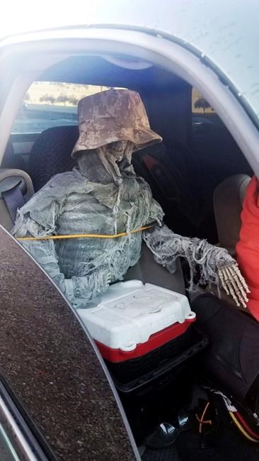 Man cited for using fake skeleton to drive in HOV lane | iNFOnews.ca