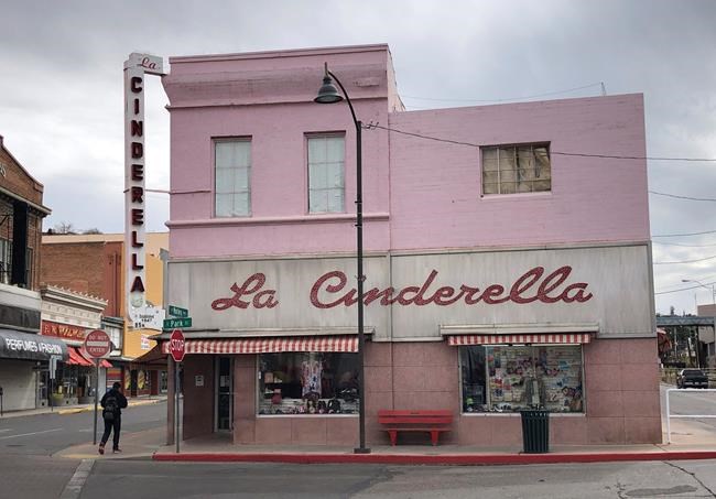 US businesses near border struggle with boundaries' closure | iNFOnews.ca