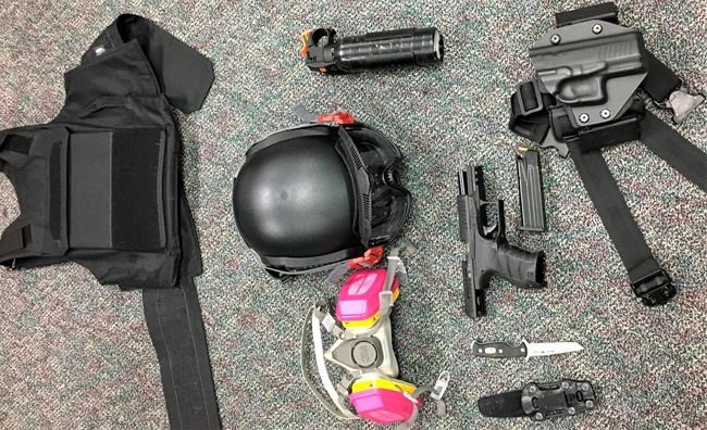 Portland police: Detained protesters had bear spray, hammers | iNFOnews.ca Portland police: Detained protesters had bear spray, hammers | iNFOnews.ca