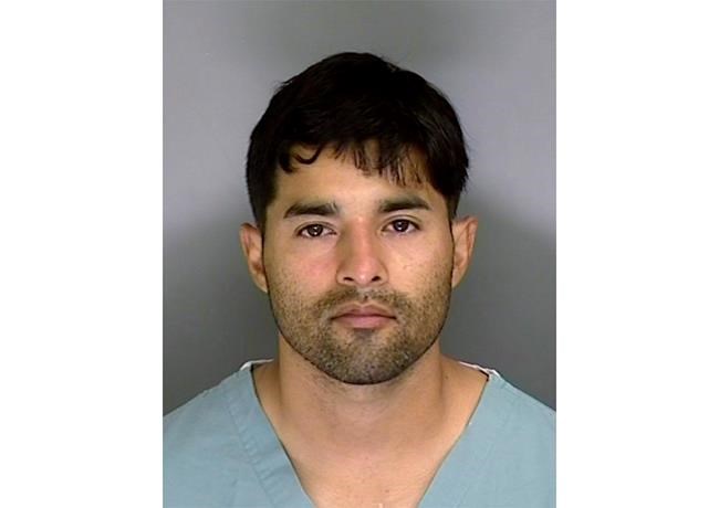 FBI looks for link between 2 ambush killings of officers | iNFOnews.ca CP340663051