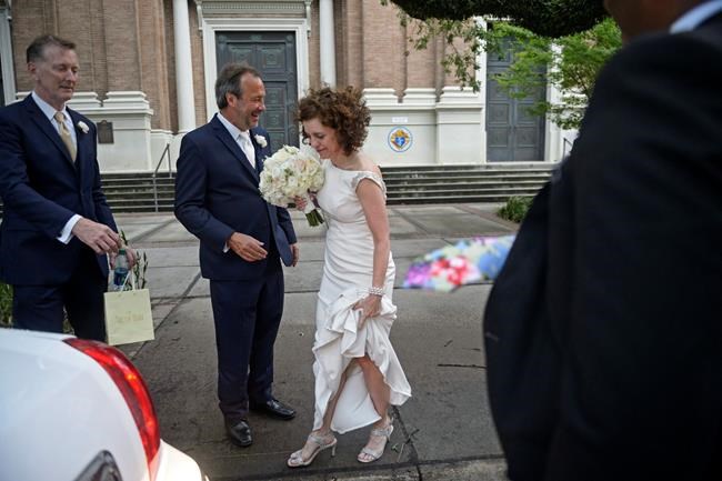 As storm moved in, 1 couple moved up their wedding ceremony | iNFOnews.ca