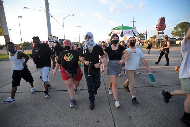 Sit-in: 3rd day of protest in police shooting of Black man | iNFOnews.ca CP1711575643